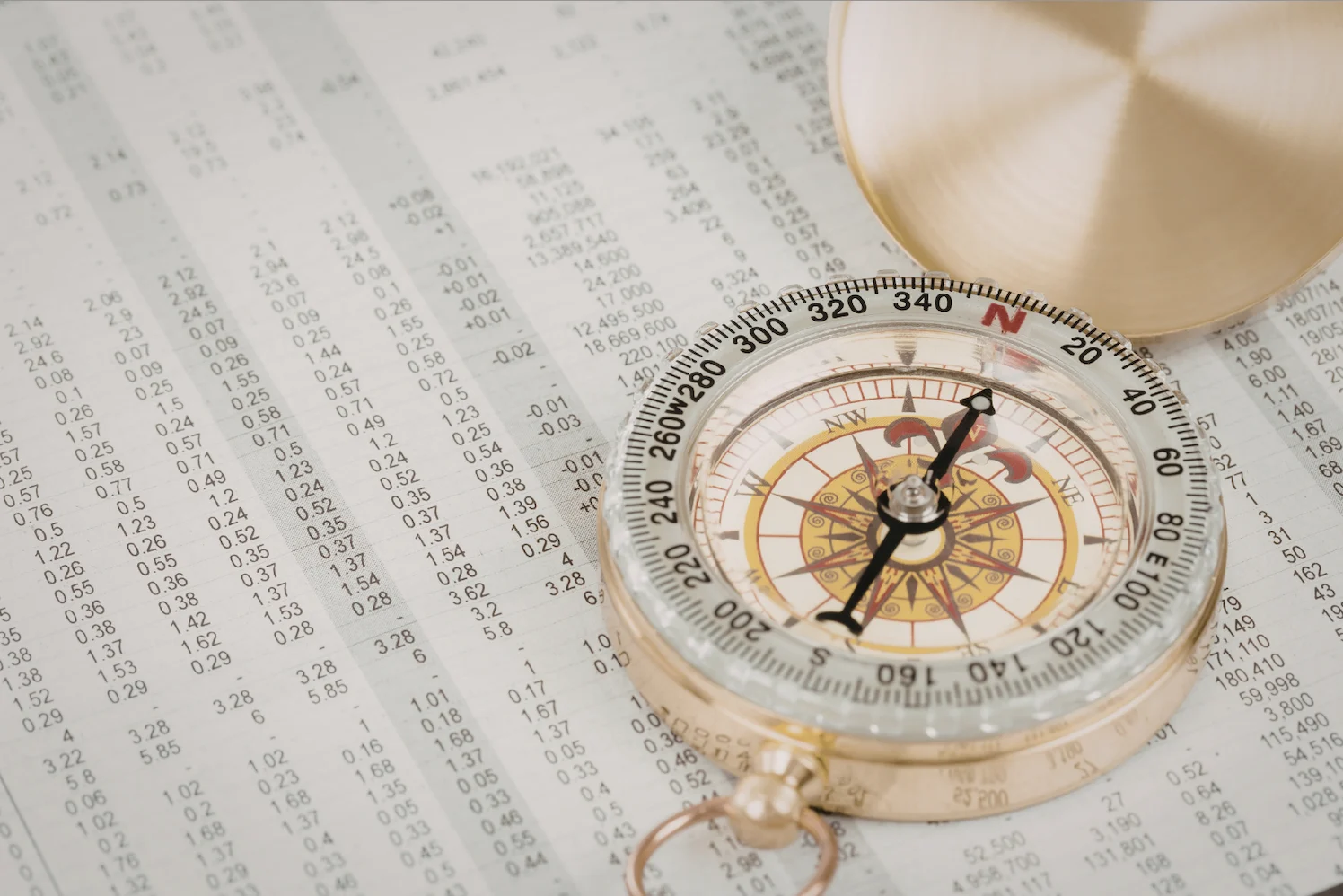 終結業績歸零焦慮：如何建構「不漏水」的高價事業系統，實現現金流疊加？